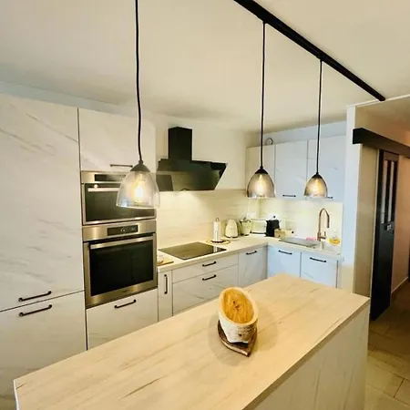 Wunderschoene Renovierte Mit Vollem Meerb By Interhome 塞特港