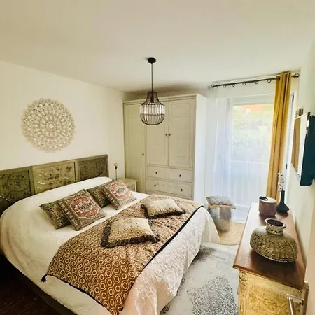 Wunderschoene Renovierte Mit Vollem Meerb By Interhome *