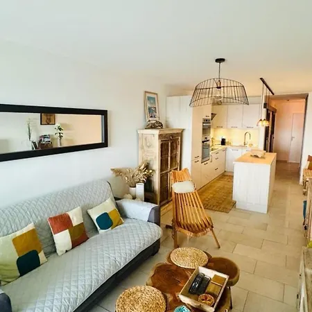 Wunderschoene Renovierte Mit Vollem Meerb By Interhome Apartment Sète