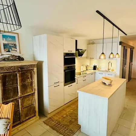 Wunderschoene Renovierte Mit Vollem Meerb By Interhome Sète