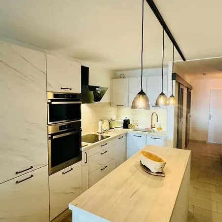 Wunderschoene Renovierte Mit Vollem Meerb By Interhome Sète