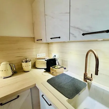 Apartment Wunderschoene Renovierte Mit Vollem Meerb By Interhome
