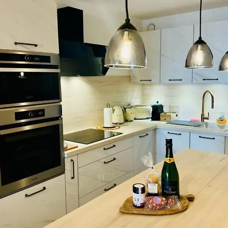 Wunderschoene Renovierte Mit Vollem Meerb By Interhome * Sète