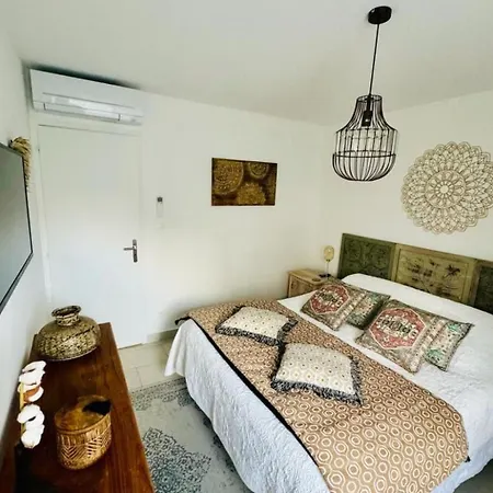 Wunderschoene Renovierte Mit Vollem Meerb By Interhome *