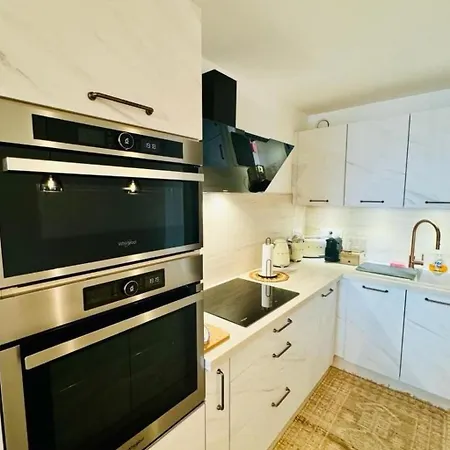 Apartment Wunderschoene Renovierte Mit Vollem Meerb By Interhome *