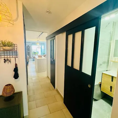 Wunderschoene Renovierte Mit Vollem Meerb By Interhome *